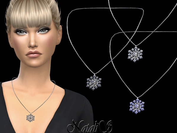 NataliS_Sparkling snowflake pendant necklace.jpg