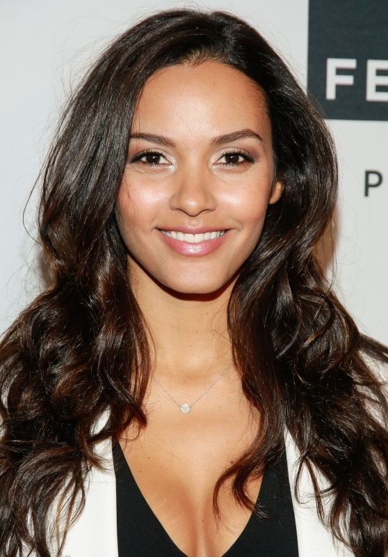 jessica-lucas-gotham-sneak-peek-tribeca-tv-festival-in-nyc-09-23-2017-12_thumbnail.jpg